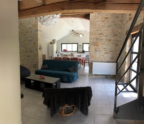 TV, DVD player, table tennis, stereo