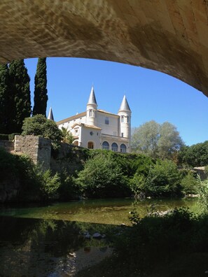 Exterior - Stylish French renovated house with heated pool in historic Bize by river  (Bize-Minervois)