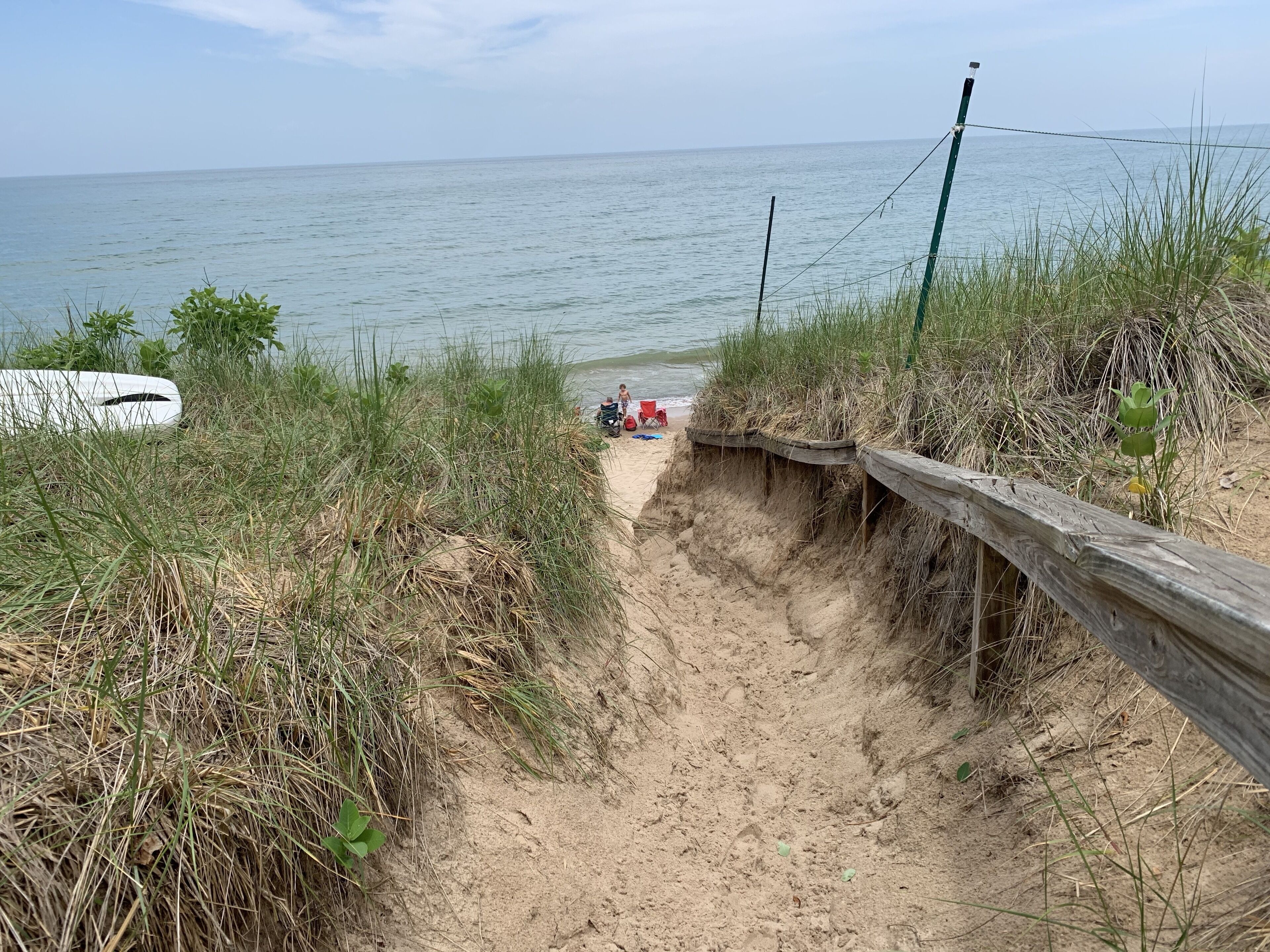 Beach nearby, sun-loungers, beach towels