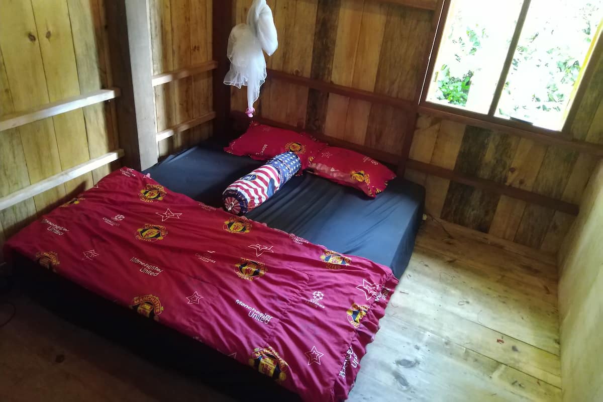 Camera Deluxe, 1 letto king | Una scrivania, Wi-Fi gratuito, lenzuola