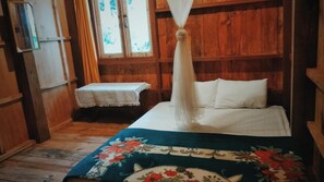 Skrivebord, wi-fi (inkludert) og sengetøy