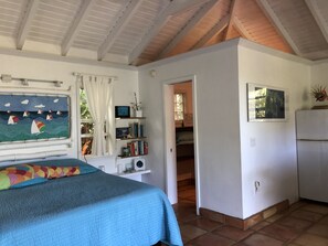 1 chambre, coffres-forts dans les chambres, fer et planche à repasser