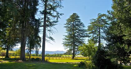 Historic Hawkesbury Homestead Estate, Swimming Pool, Tennis court, Wine Country.
