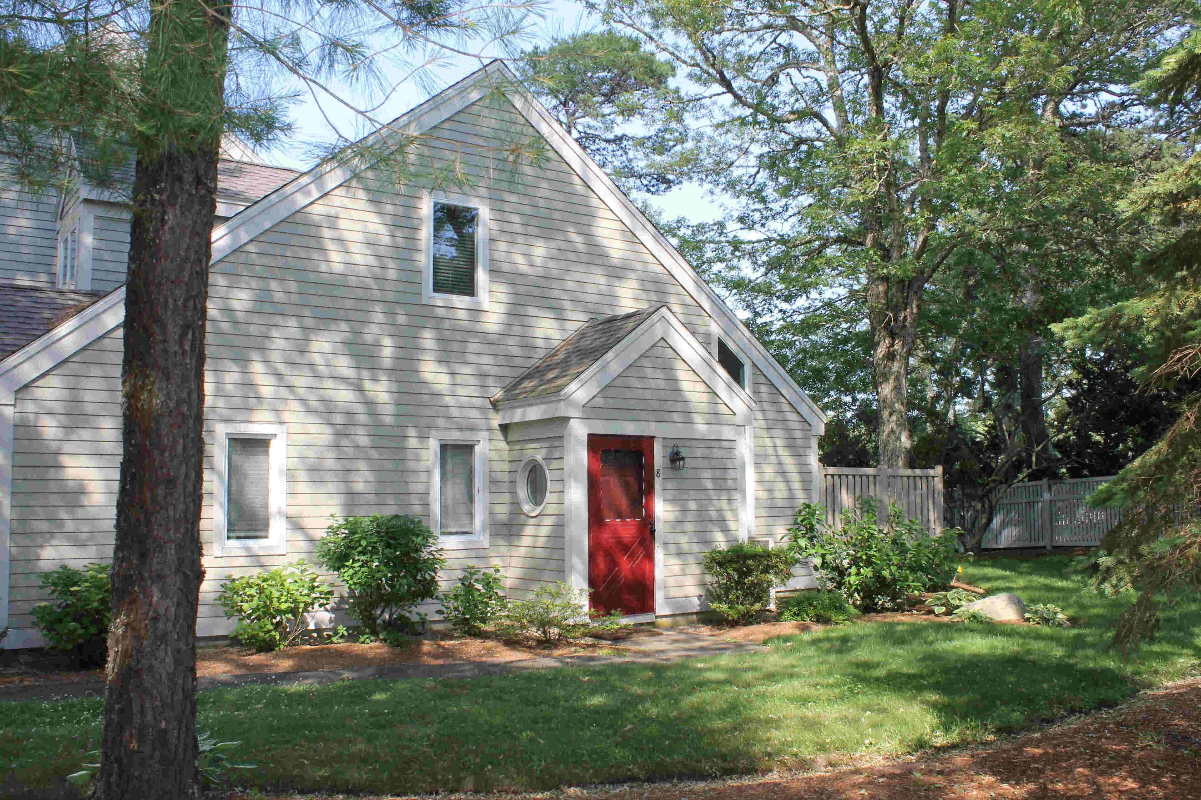Completely remodeled end unit!