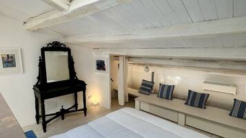 1 dormitorio y ropa de cama