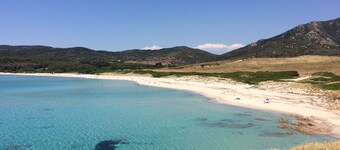 Grand F2 route des Sanguinaires large terrace with 180° sea view not overlooked