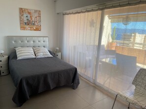 1 chambre, fer et planche à repasser, Wi-Fi, draps fournis