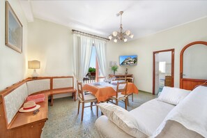 Interior - Villa Costanzo - Beach Front - Air Conditioned and Free Wi- Fi (Positano)
