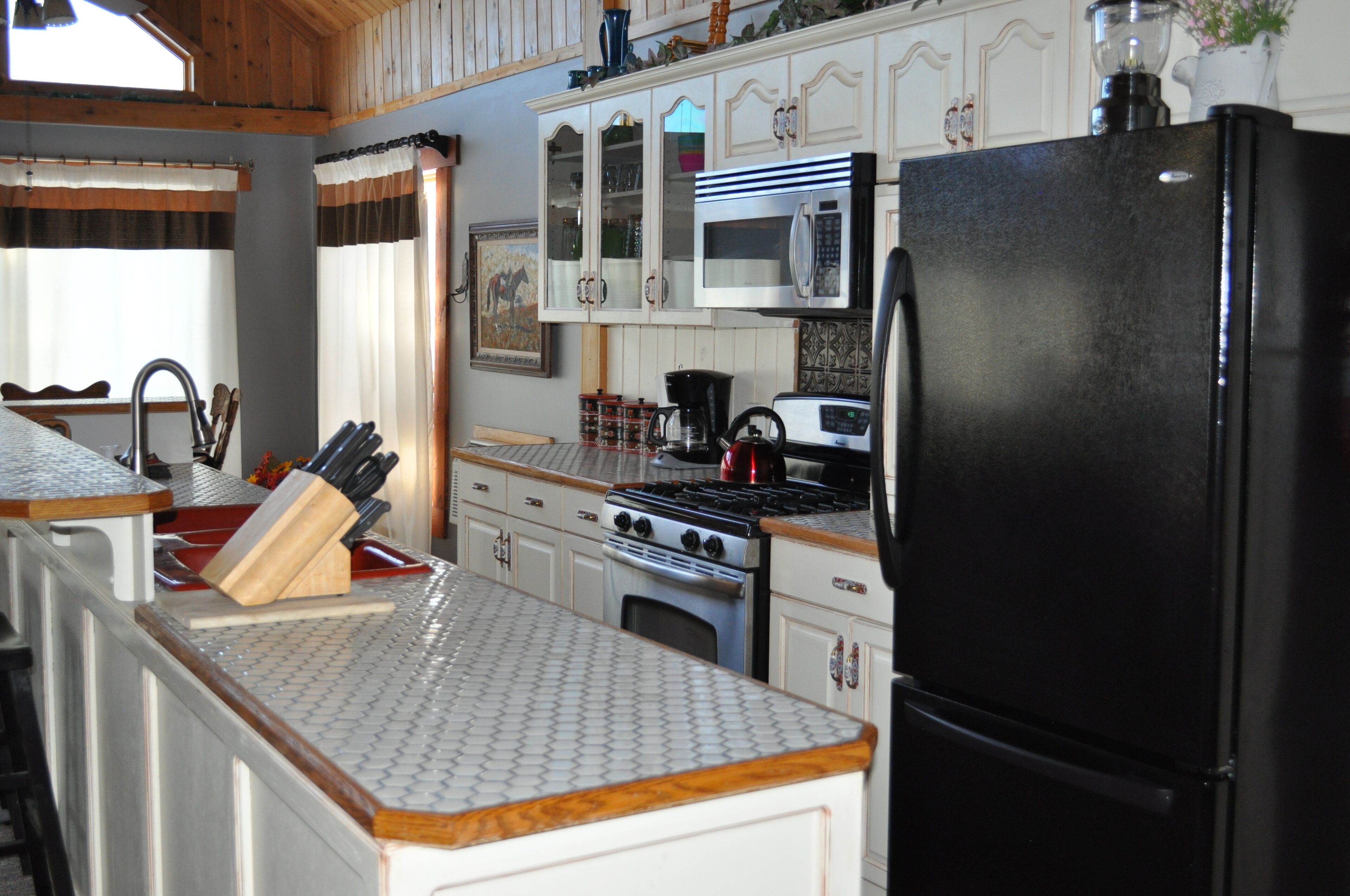 Chief Mountain Lodge where prairie meets the mountains. 15 min. from Waterton