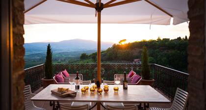 Luxurious & romantic Residence, designer interiors, heated pool & hot tub, views