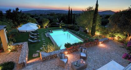 New , high-end sea view villa with chef, large pool & garden + skippered boat