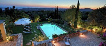 Millstone Villa - Luksus havudsigt villa med kok, pool og privat have