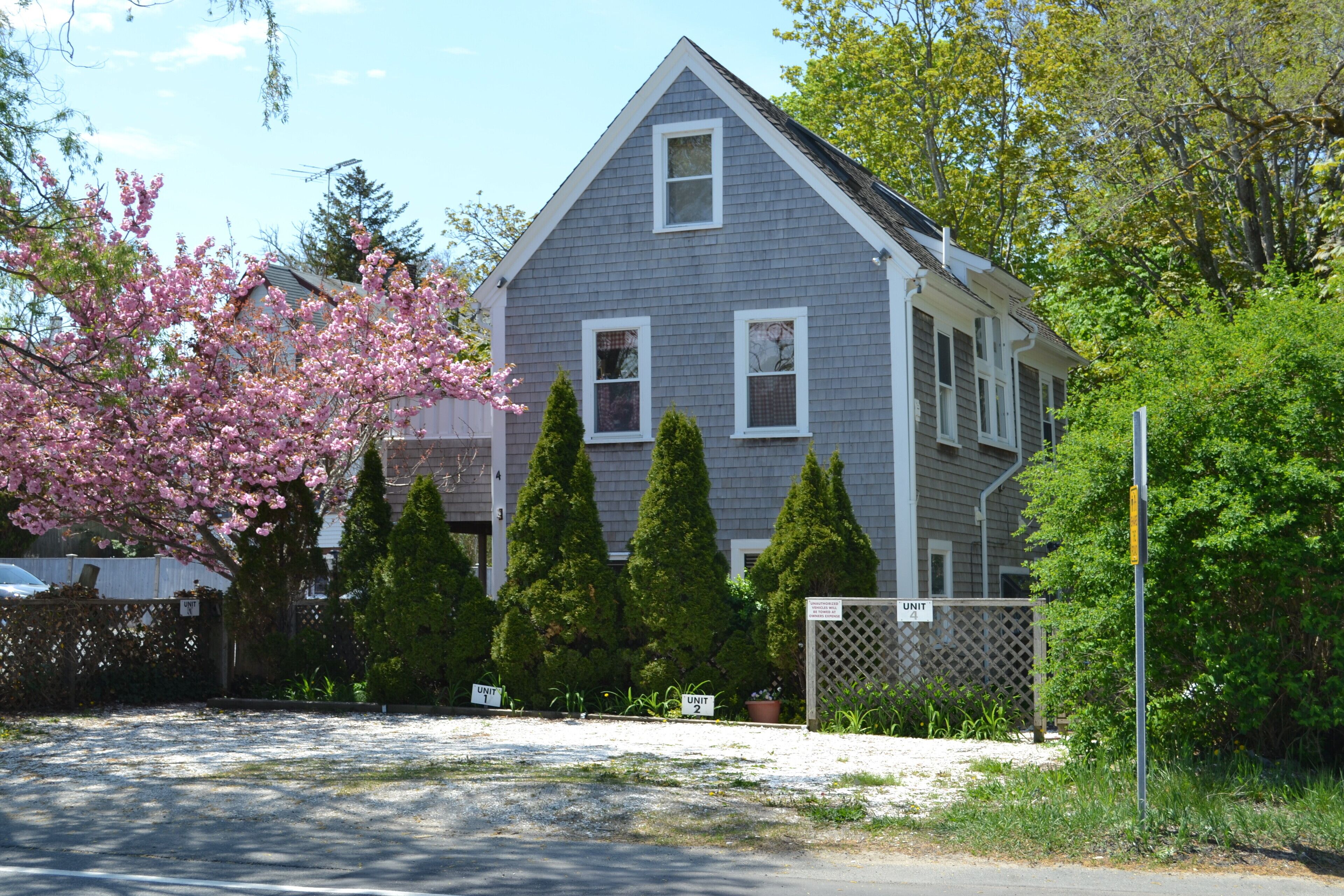 Cozy, Convenient, and Steps to the Boatslip