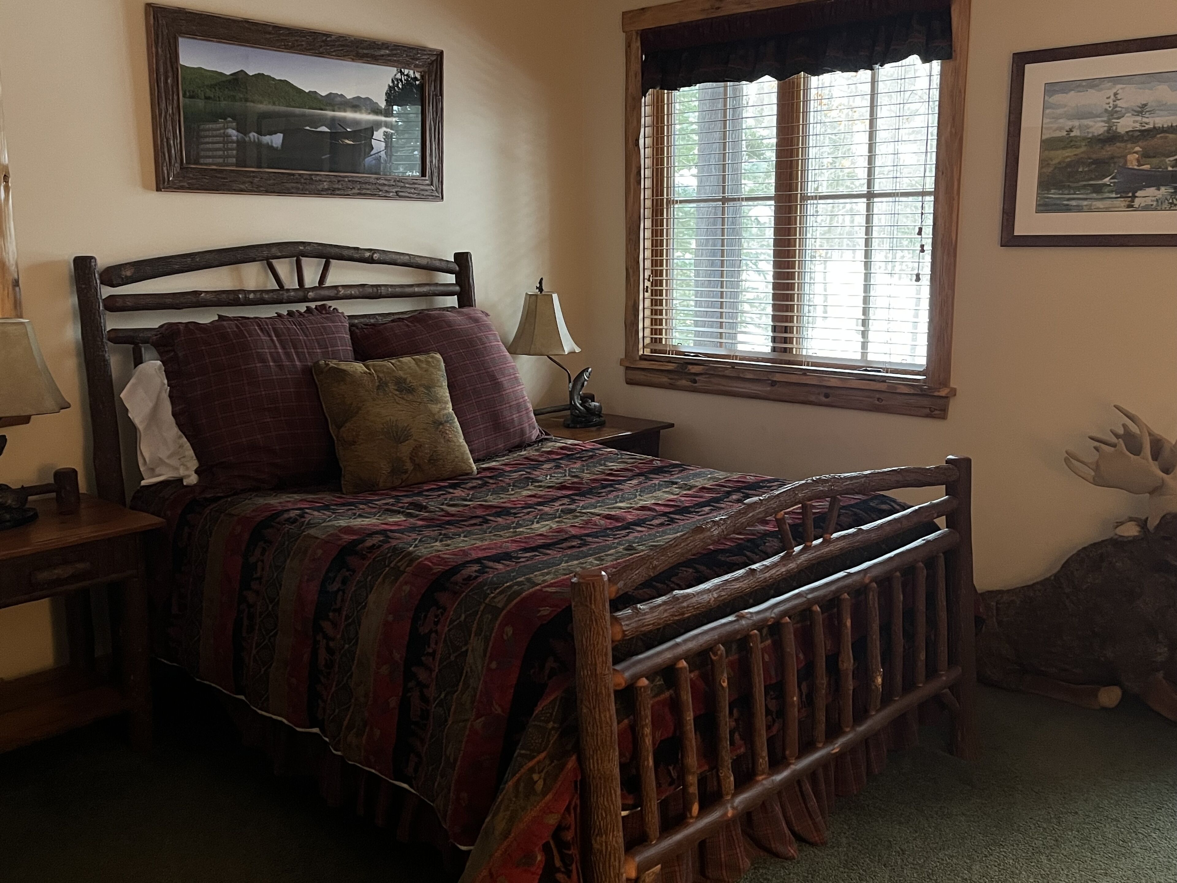 Adirondack Luxury Lodge beautifully furnished open floor plan sleeps 12.