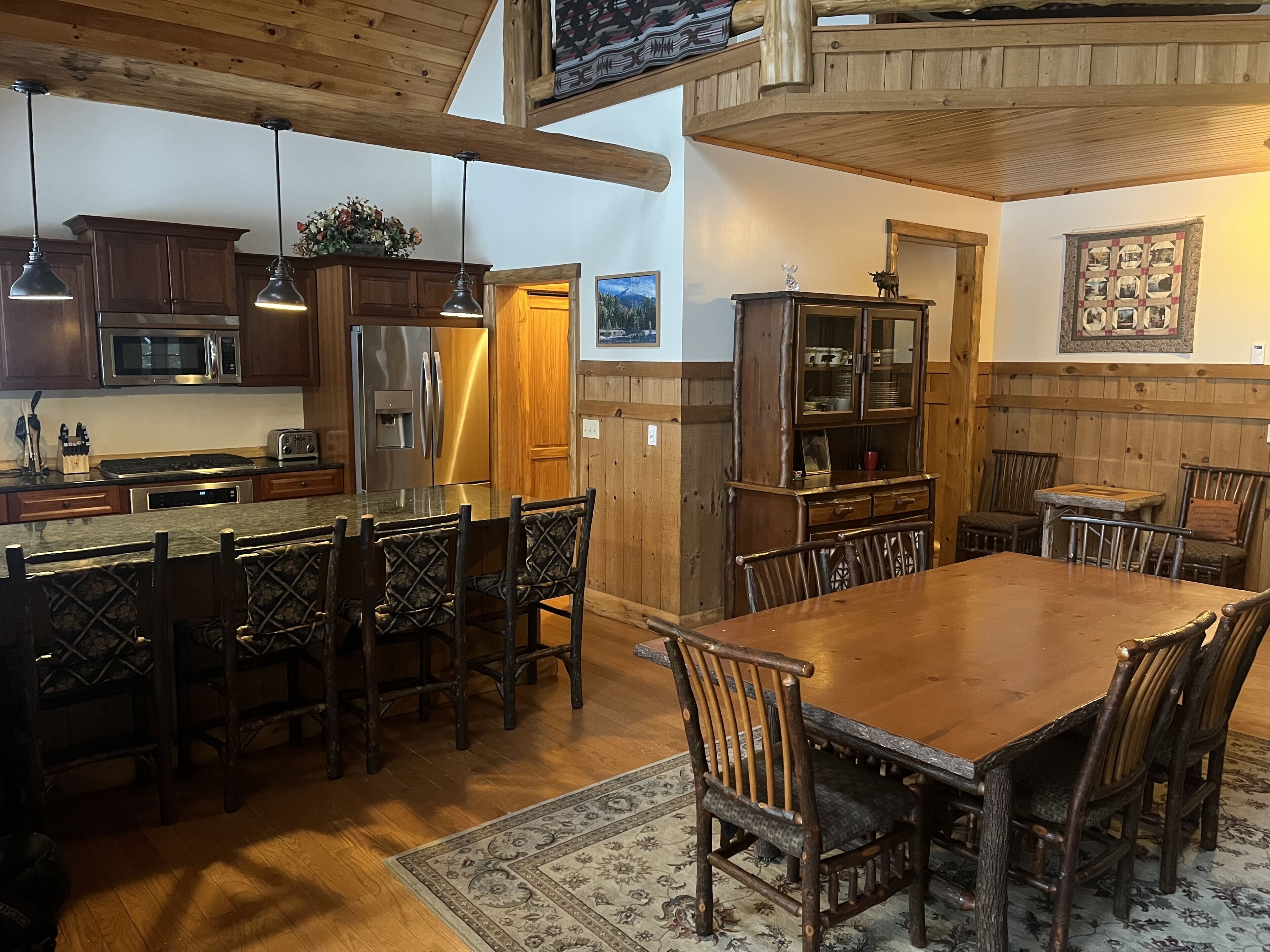 Adirondack Luxury Lodge beautifully furnished open floor plan sleeps 12.