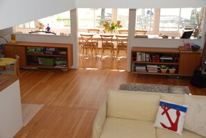 Interior - Hamptons Waterfront Beach Home With Dock (Southampton)