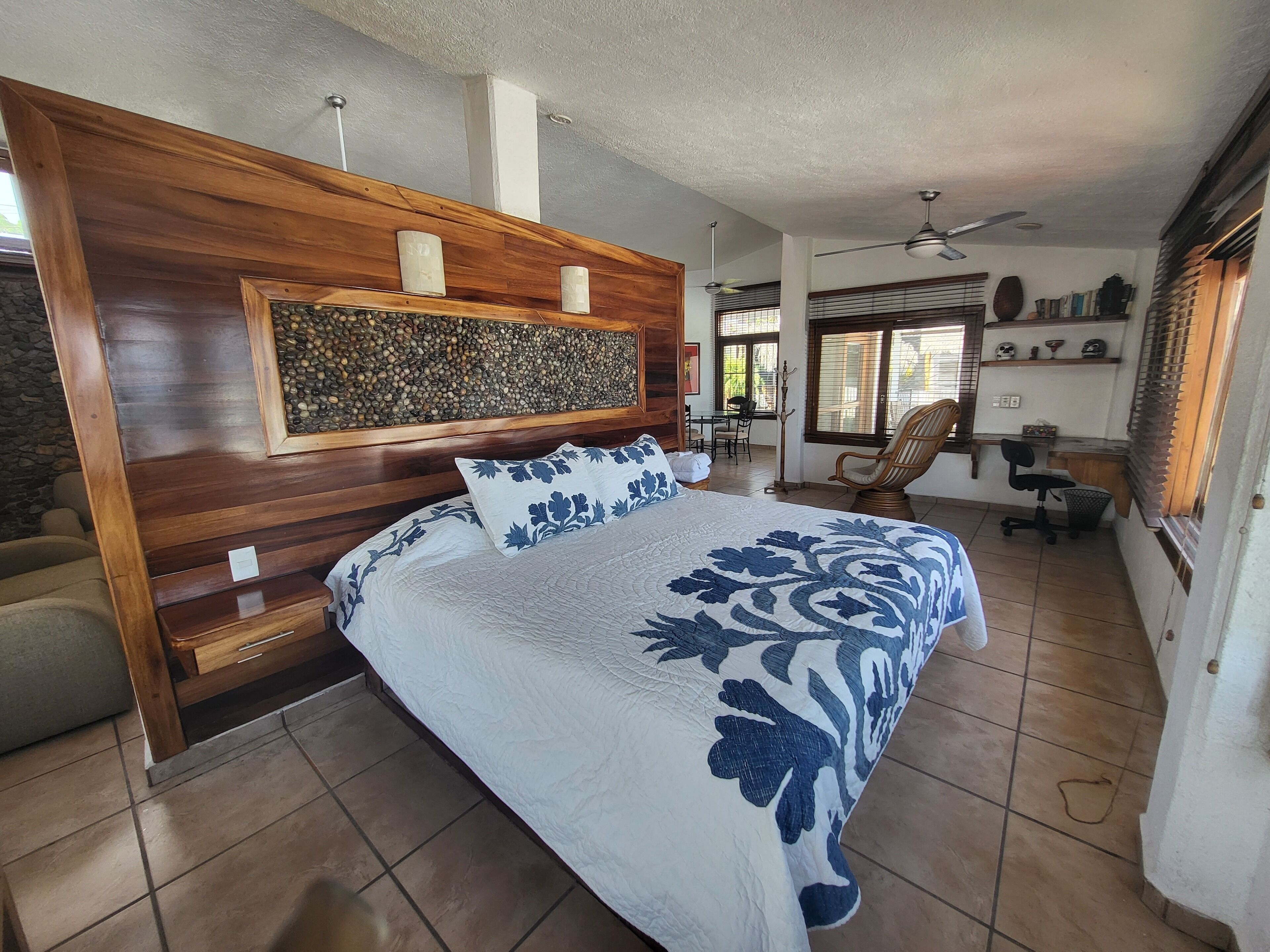 Best Ocean Views in Manzanillo 180 degree view from king size bed all amenities