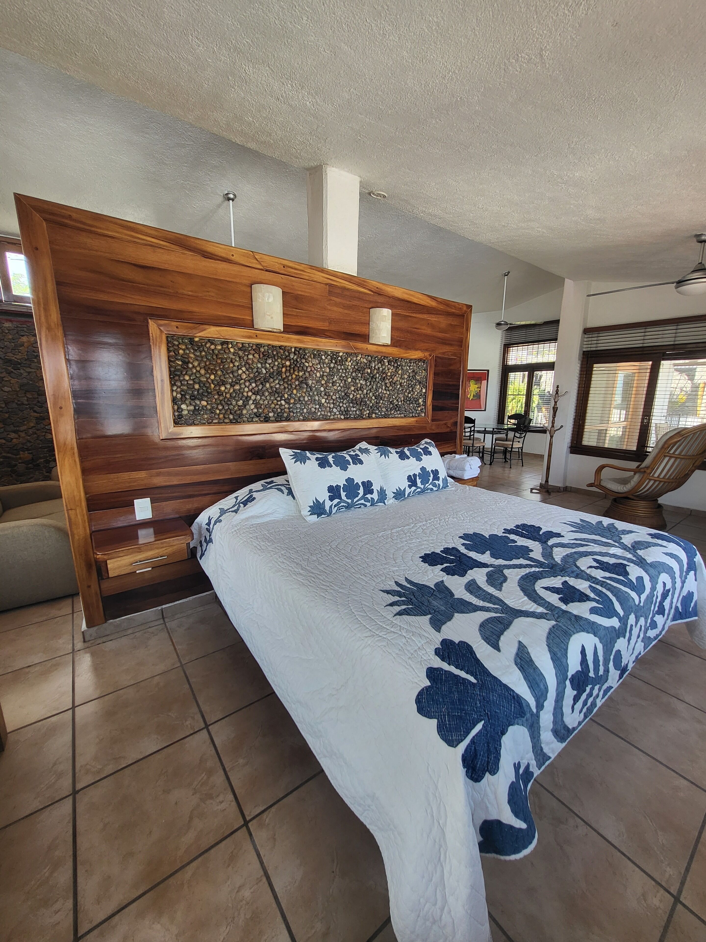 Best Ocean Views in Manzanillo 180 degree view from king size bed all amenities