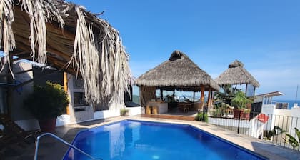 Best Ocean Views in Manzanillo 180 degree view from king size bed all amenities