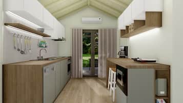 Frigorífico, microondas, horno y placa de cocina