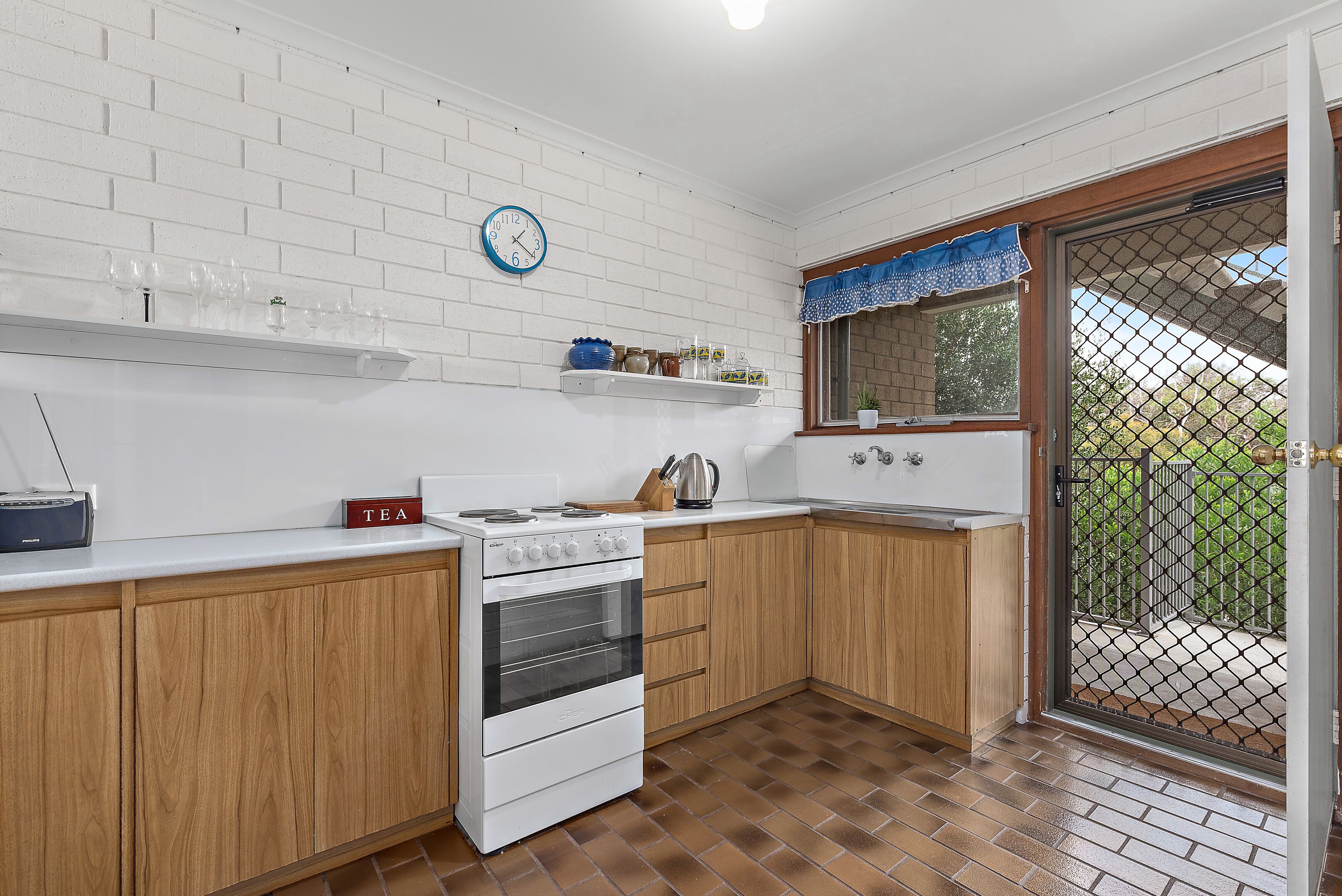Sun & Surf Aldinga Beach Apartment — image 8