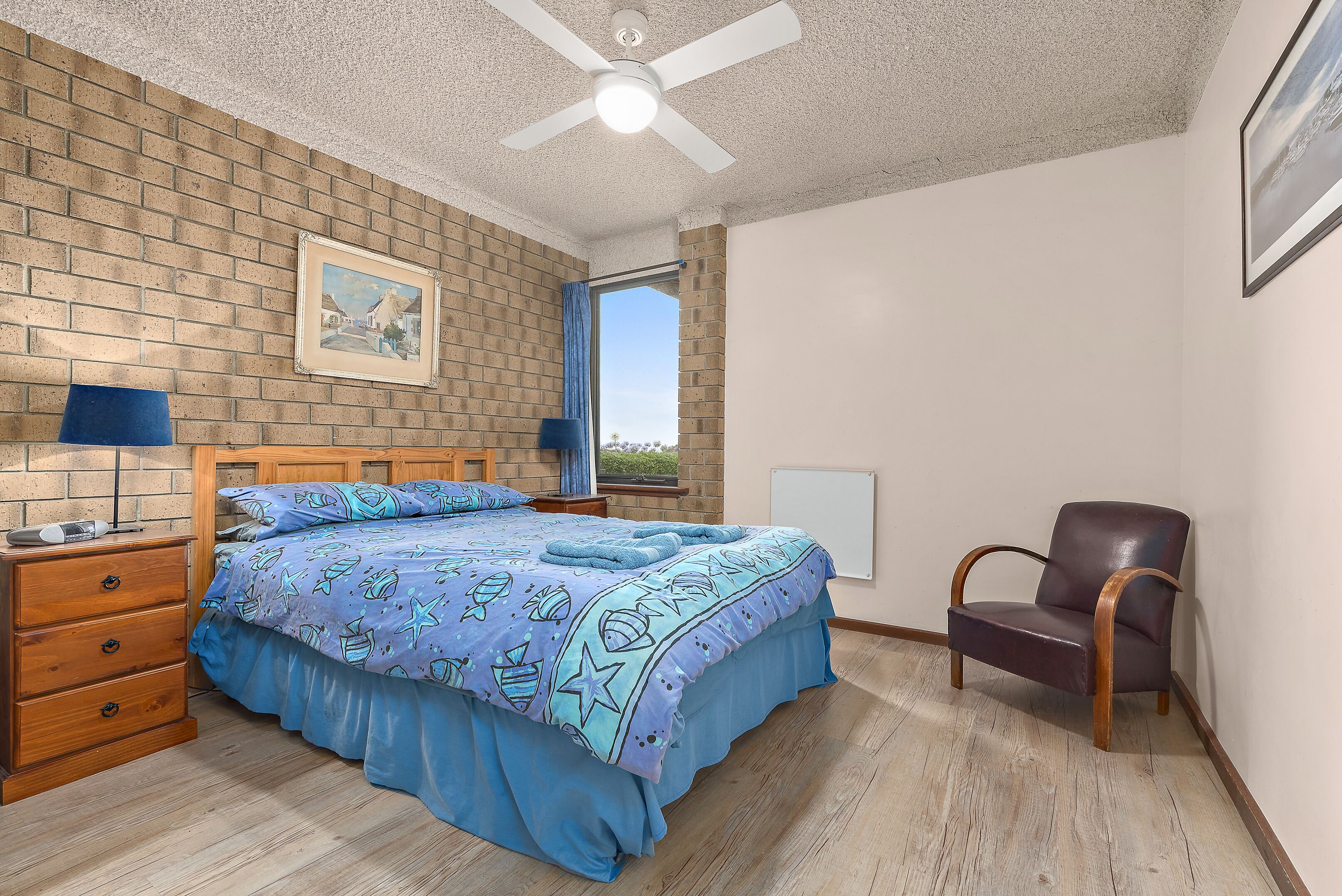 Sun & Surf Aldinga Beach Apartment — image 7