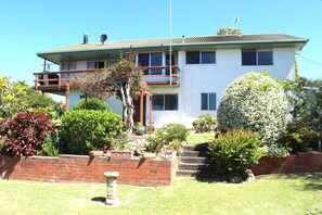 Exterior - High Street Retreat is set in the heart of Black Head & has magnificent... (Black Head)