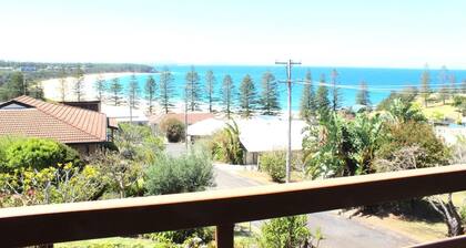 High Street Retreat is set in the heart of Black Head & has magnificent...