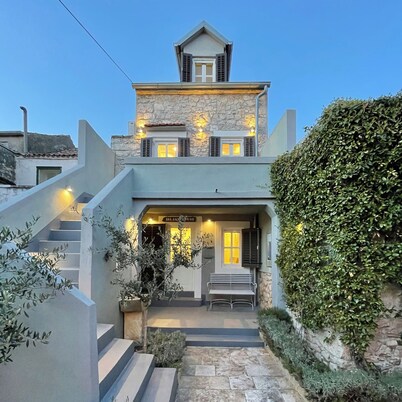 Historic Ensemble of two houses, garden, courtyard and parking
