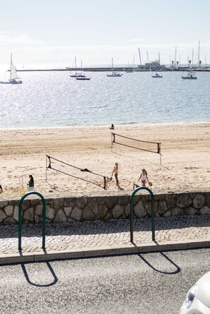 Una spiaggia nelle vicinanze