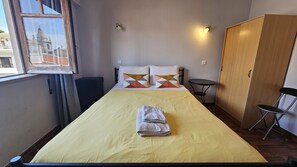 1 dormitorio, tabla de planchar con plancha, cuna de viaje y wifi gratis
