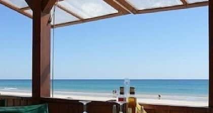 AL41689 Encantadora casa de 5 dormitorios y 3 baños con piscina a poca distancia de la playa.