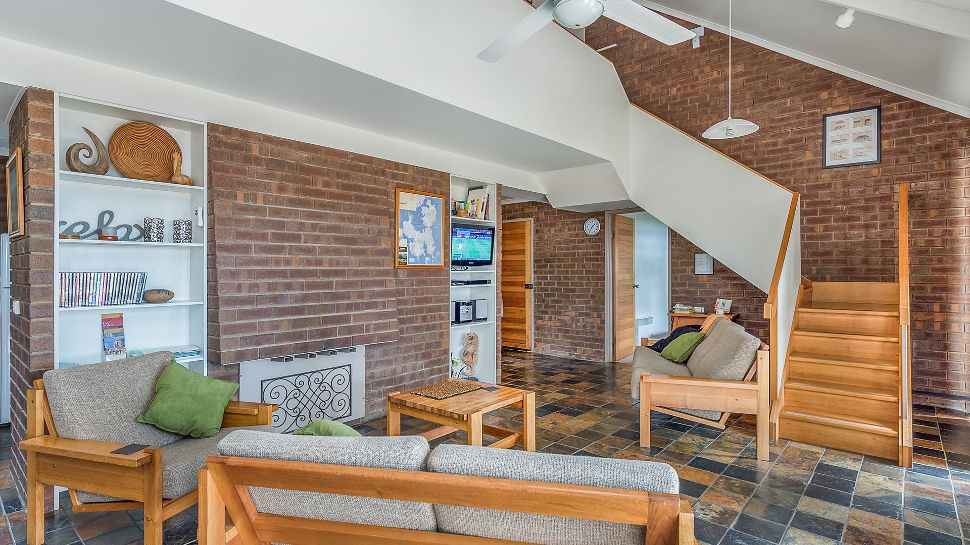 Bay Retreat Port Arthur - tranquil waterfront house — image 8