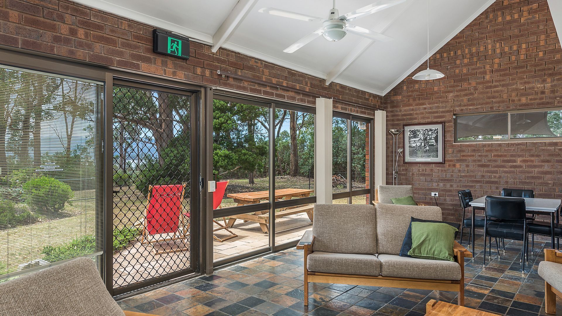 Bay Retreat Port Arthur - tranquil waterfront house — image 7