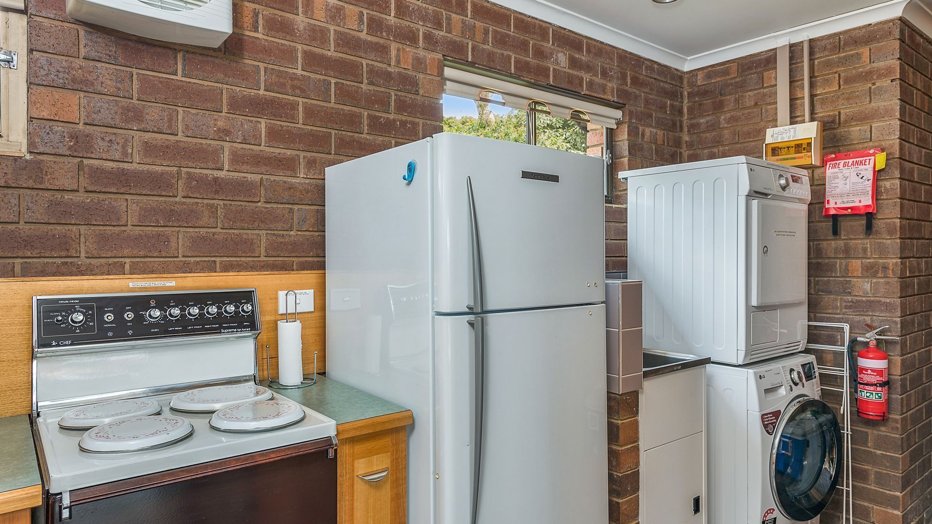 Bay Retreat Port Arthur - tranquil waterfront house — image 10