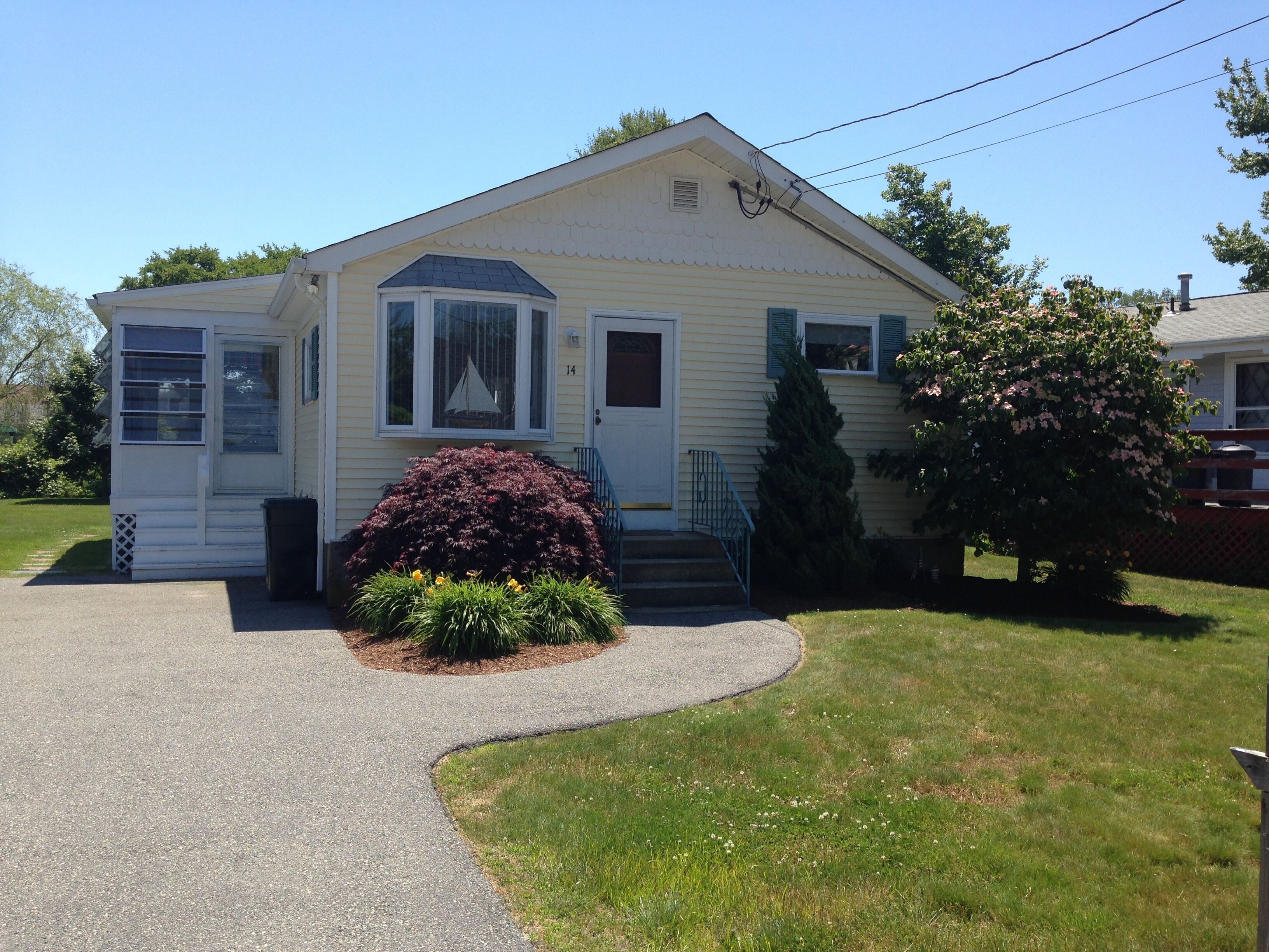 Great Cottage! Walk to the Beach! 