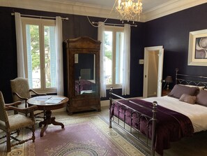 4 quartos, ferros/tábuas de passar roupa, Wi-Fi de cortesia