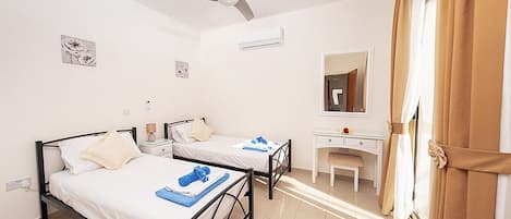 2 chambres, fer et planche à repasser, lit parapluie, Wi-Fi gratuit