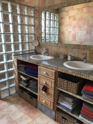 Bathtub, hair dryer, towels
