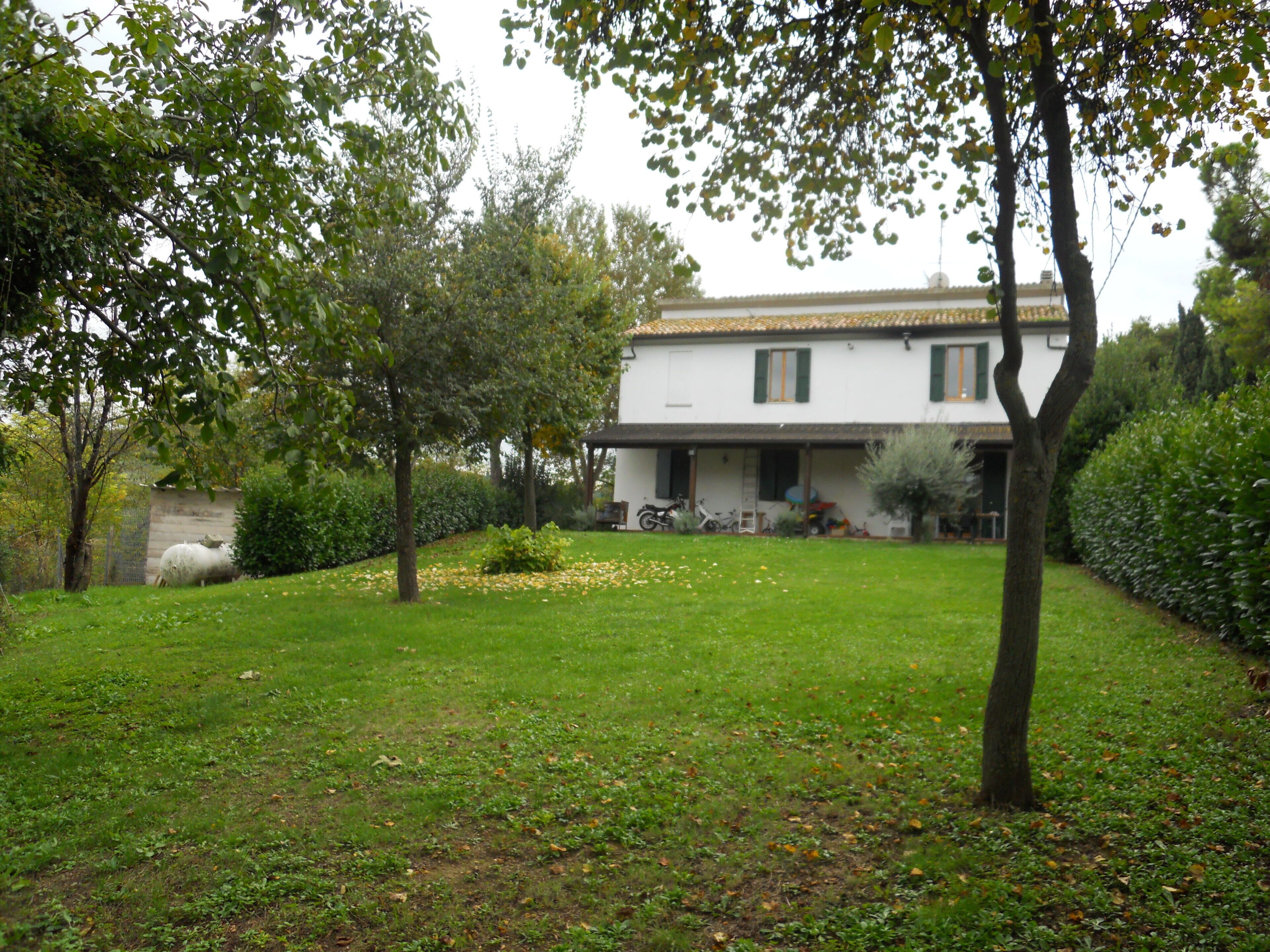 In the green hills between Urbino and the beaches of Pesaro di Rossini