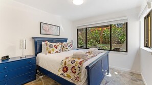 3 habitaciones, escritorio, tabla de planchar con plancha y wifi gratis 