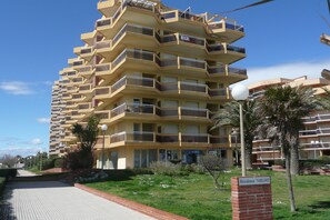 Exterior - Apartment T 3 in Canet Plage exceptional view of sea and mountain labeled (Canet-En-Roussillon)