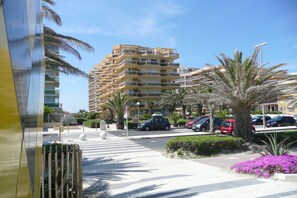 Property grounds - Apartment T 3 in Canet Plage exceptional view of sea and mountain labeled (Canet-En-Roussillon)