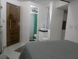 Shower, towels