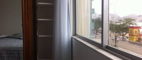 3 chambres, fer et planche à repasser, Wi-Fi, draps fournis