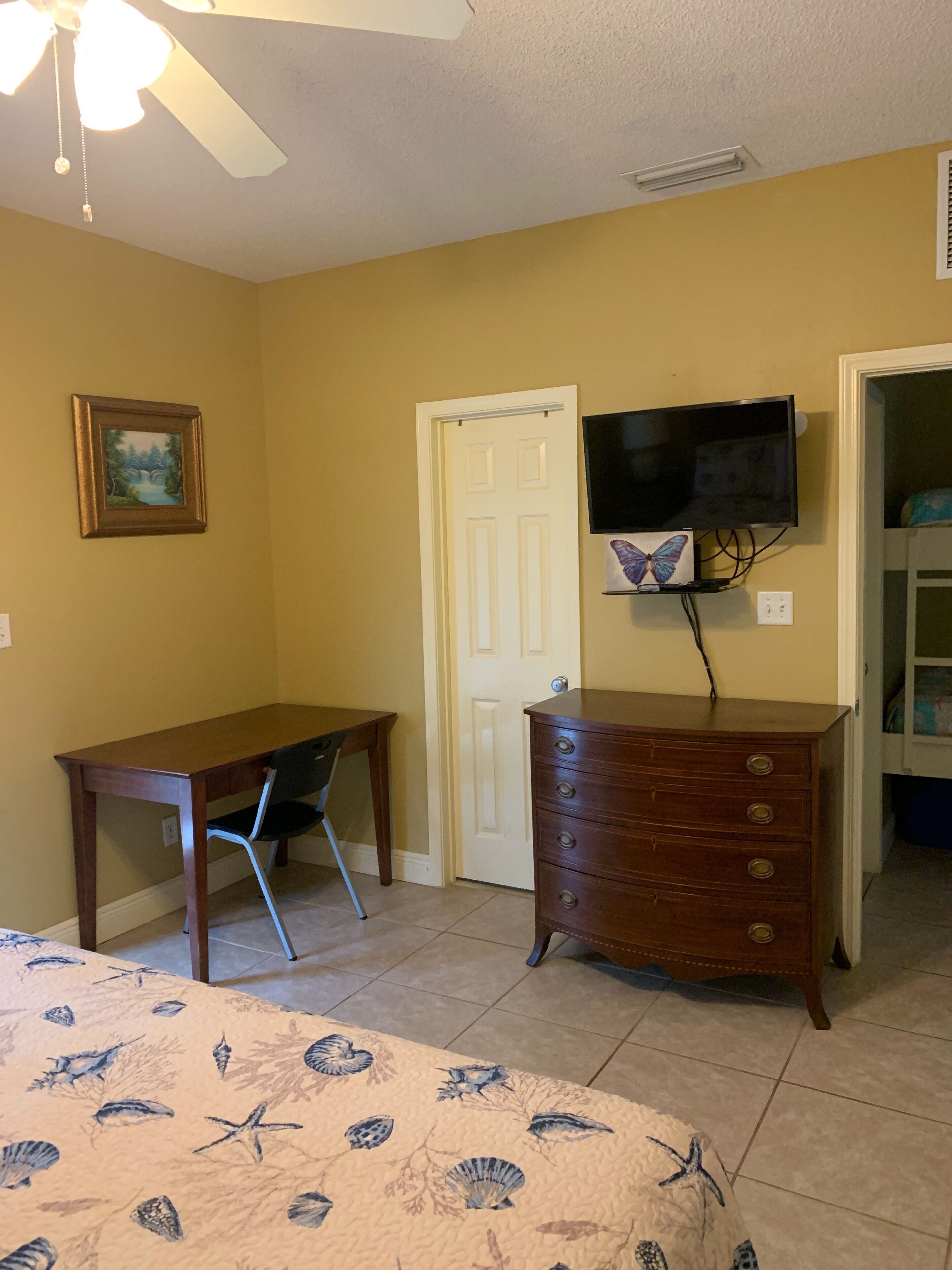 Available now pet  friendly Ground Floor
 Wi-Fi Sunset Cottage  7A