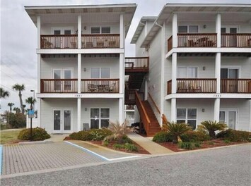7A bottom floor Handicap parking right in front of door


