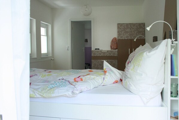1 bedroom, iron/ironing board, travel cot, free WiFi