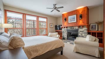 3 bedrooms, iron/ironing board, travel crib, free WiFi