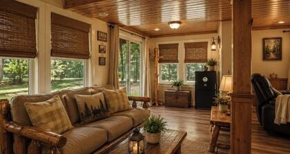 Hocking Hills Cabin Wifi, FirePit, Walking Trail . Peaceful location.
